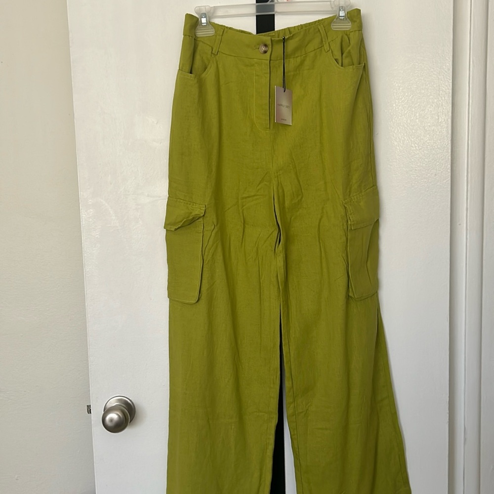 Women’s Wide-Leg Cargo Pants in Olive Green